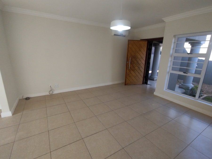 5 Bedroom Property for Sale in Wavecrest Eastern Cape